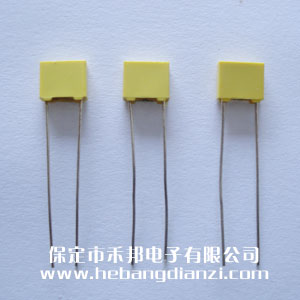 У�����3300pF  �͉�100V